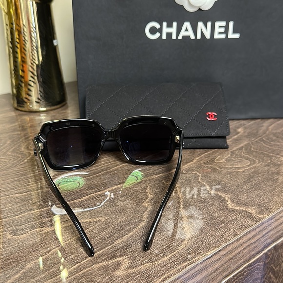 CHANEL EXCLUSIVES SQUARE SUNGLASSES - Picture 10 of 15